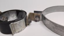 complete suspension of the small exhaust silencer (1)