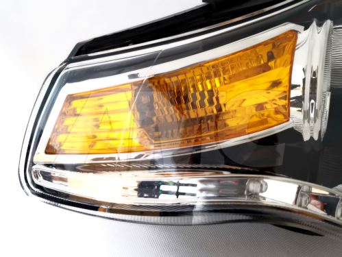přední světlo s LED svícením NT. - pravé