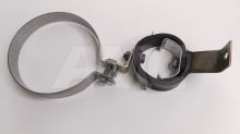 complete suspension of the small exhaust silencer (4)